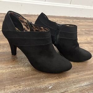 East 5th Faux Suede Black Heeled Ankle Booties 8 1/2 Work Business Coquette